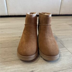 Platform UGG women’s 6